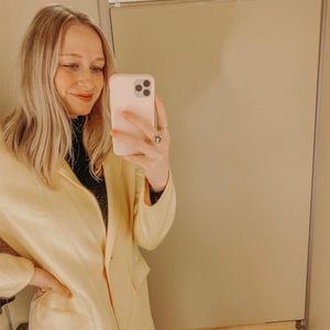 Meet your Posher, Lauren